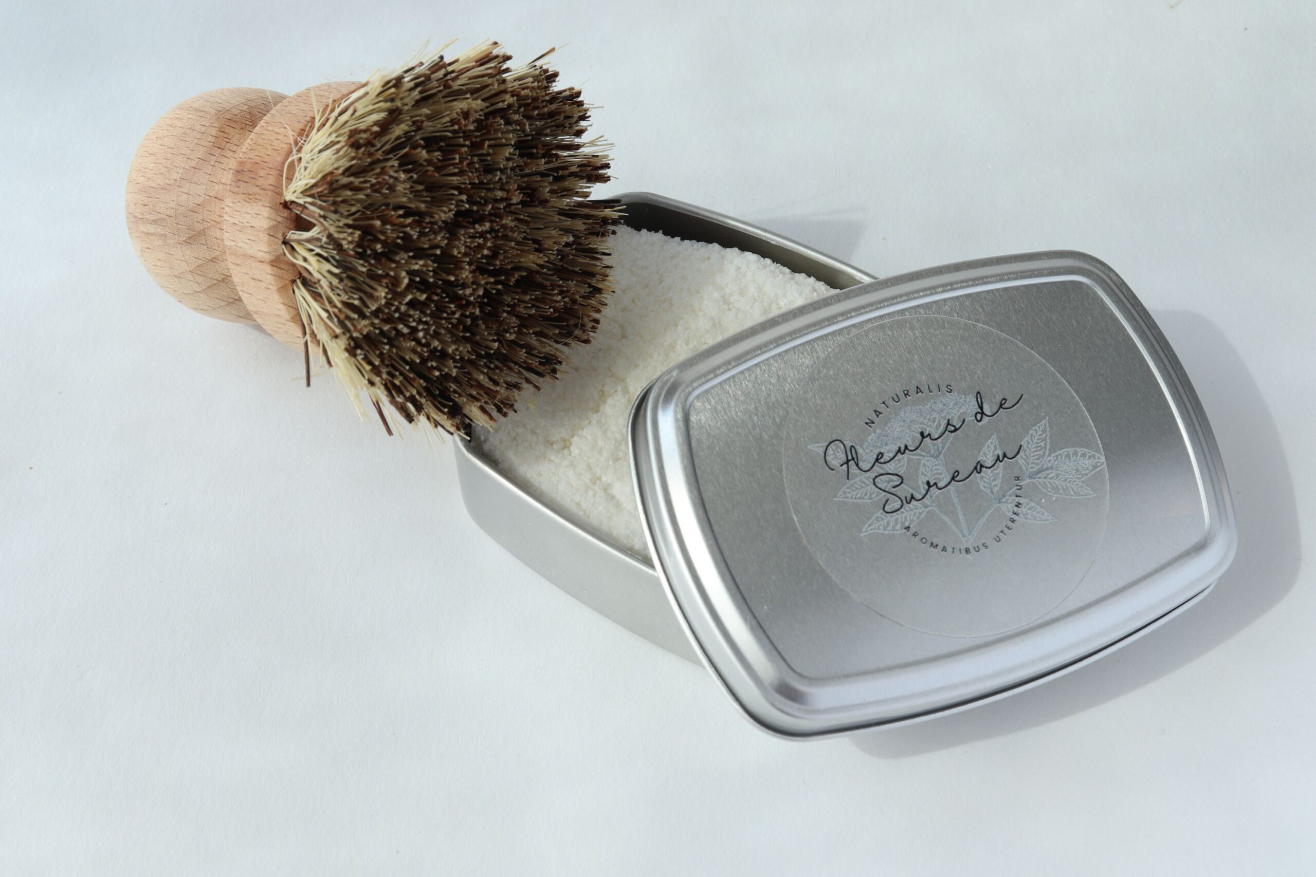 kit pain vaisselle solide avec une brosse pour les casseroles fleurs de sureau